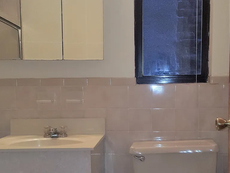 496 Pavonia Ave #B3 — Photo 11