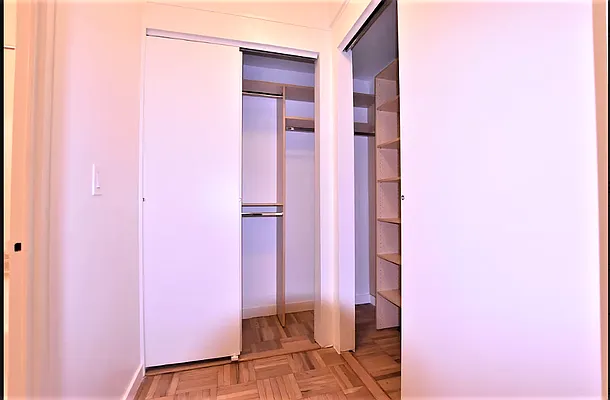 Rented by Manhattan Realty Group | media 8