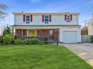 2636 S Bismark Ave, Bellmore, NY 11710