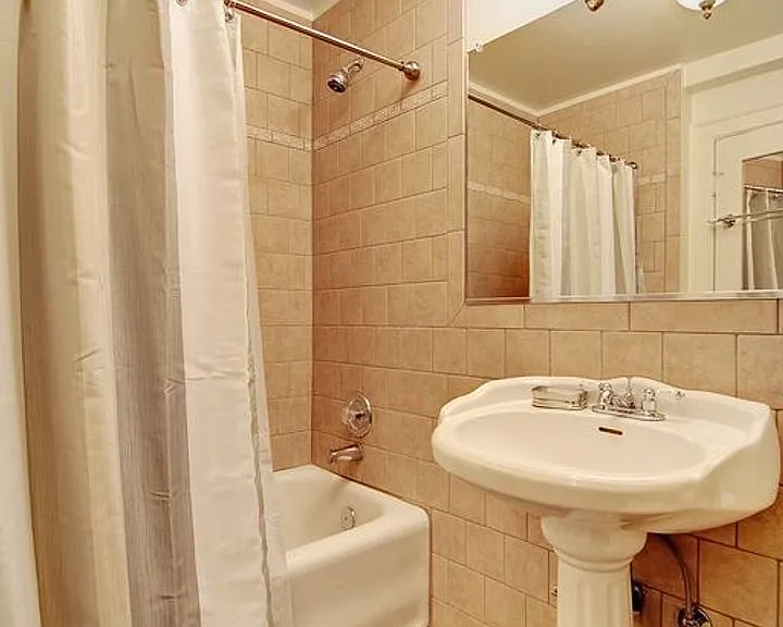 Townhouse Apartments — Photo 14