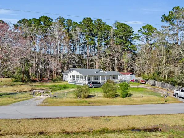 365 Lewis Farm Road, New Bern, NC 28560