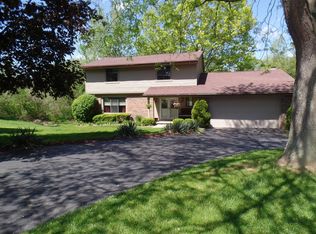 1487 Russ Roy Ct, White Lake, MI