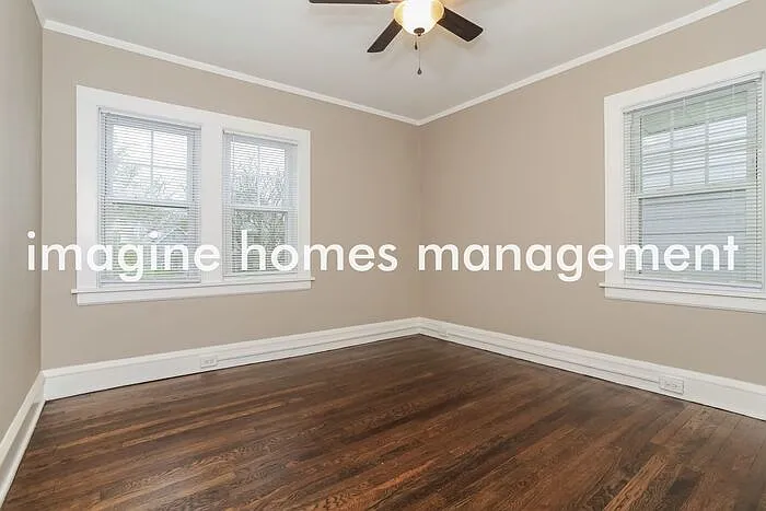 1453 Larchmont Ave — Photo 7