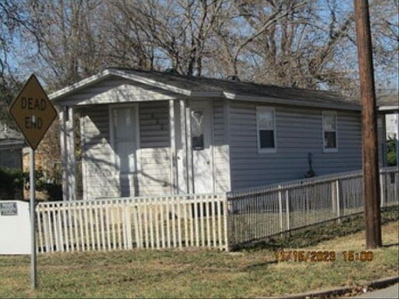 4th image of 600 W Russell Ave