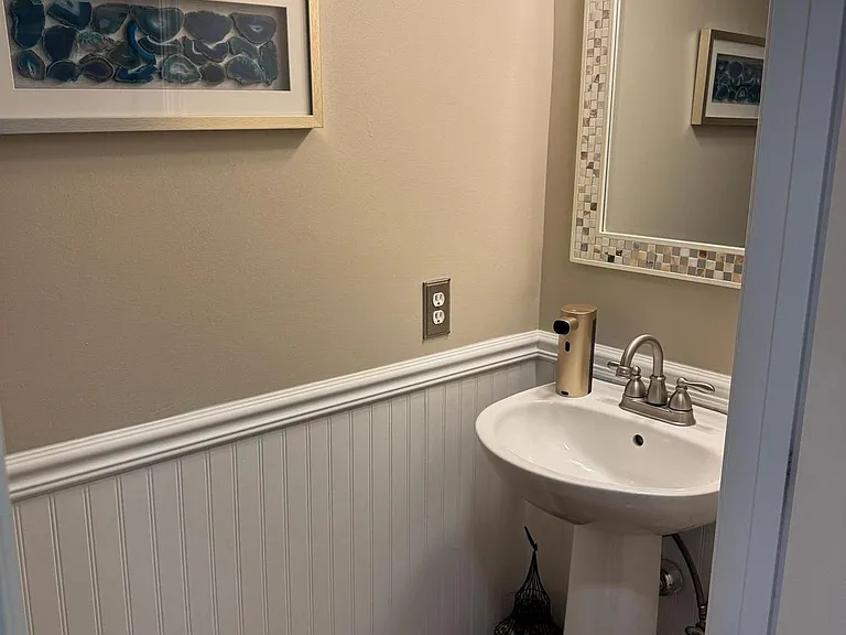 873 S York Dr — Photo 17