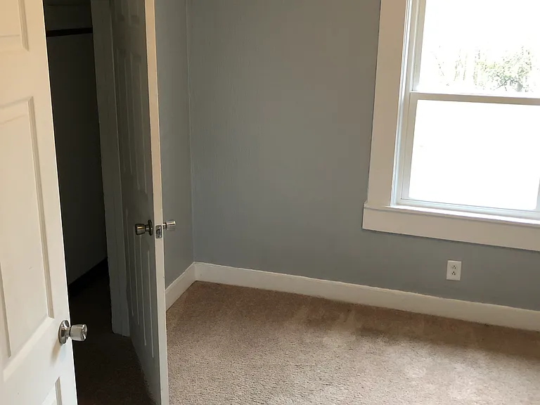 620 Millie Dr — Photo 3