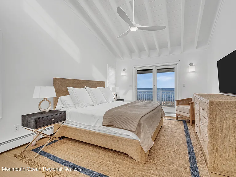 706 Morven Ter — Photo 31