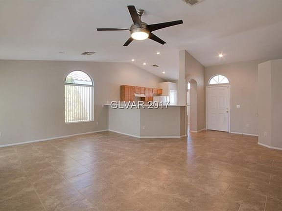 4th image of 2123 Meadow Green Ave