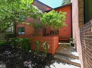11635 Hunters Green Ct, Reston, VA 20191