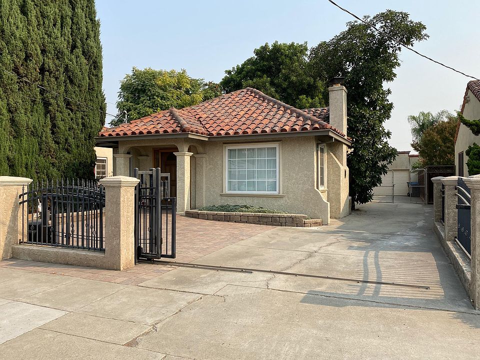 1st image of 1054 Vine St