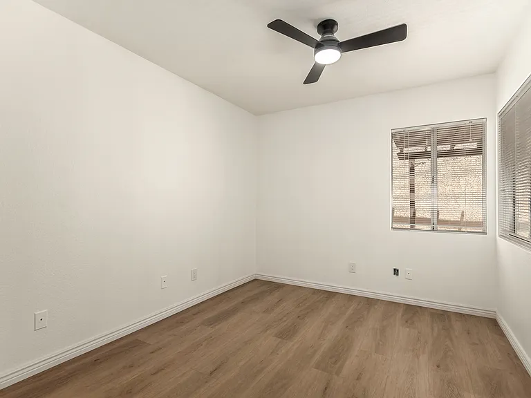 additional office space in master bedroom