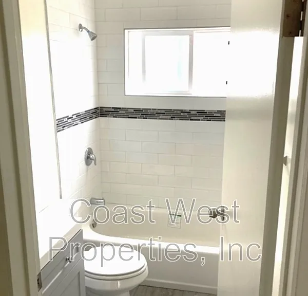 1361 Grand Ave #1 — Photo 6