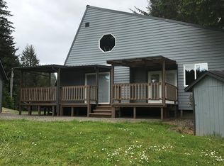 210 Thorton Oar Ln, Reedsport, OR 97467