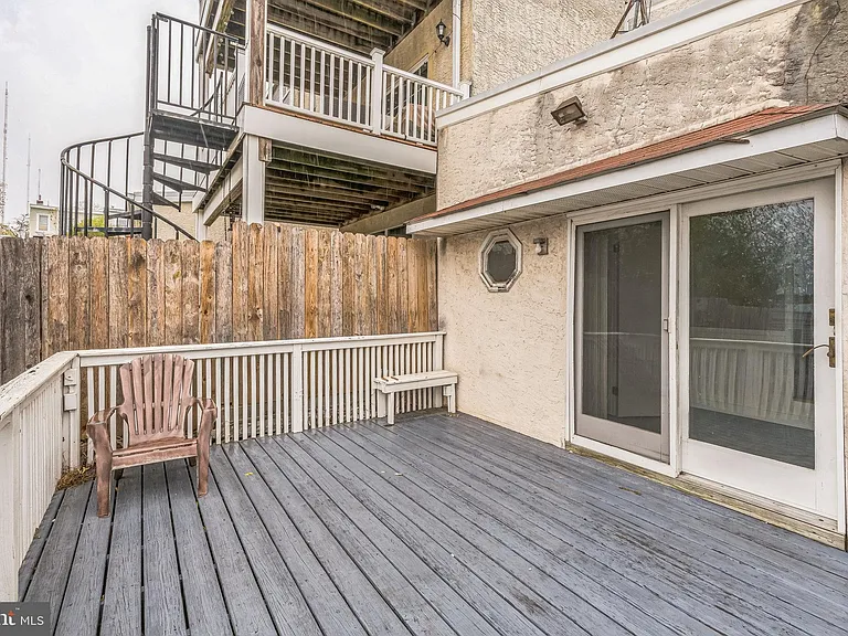 4658 Mansion St — Photo 13