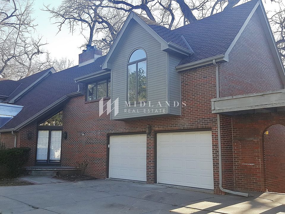 1st image of 2312 S 105th St