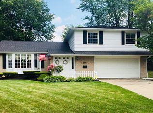 34 Ranch Trl W, Williamsville, NY 14221