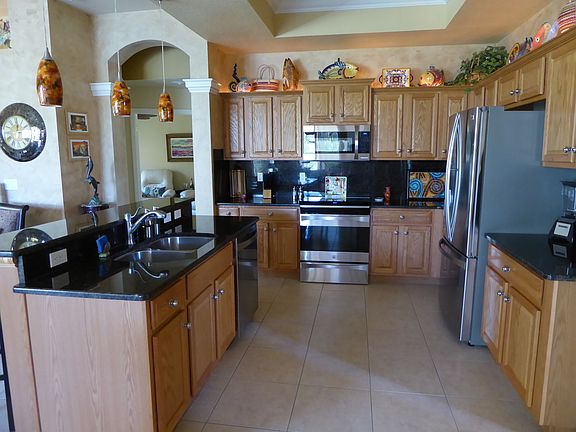 3rd image of 7432 Melogold Cir
