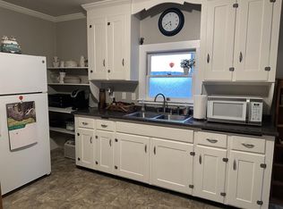 4 Sugarloaf St #D, South Deerfield, MA 01373