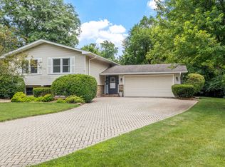 6651 Dunham Rd, Downers Grove, IL 60516