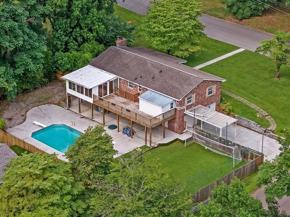 1st image of 4621 Royalview Rd