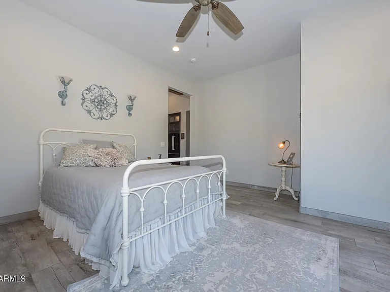 5861 E Cloud Rd — Photo 36