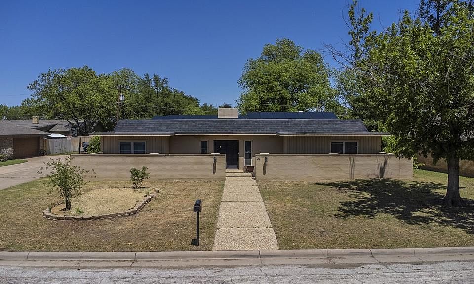 1st image of 30 Cobblestone Ln