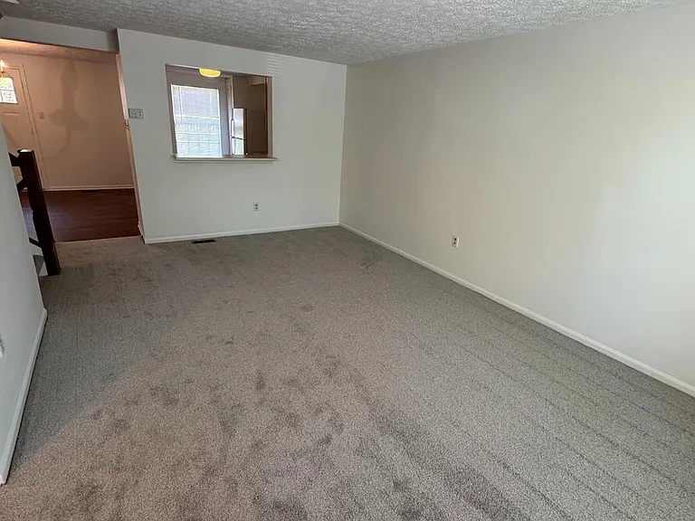 9730 Red Clover Ct — Photo 6