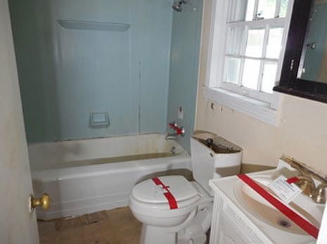 5th image of 810 N West Front St
