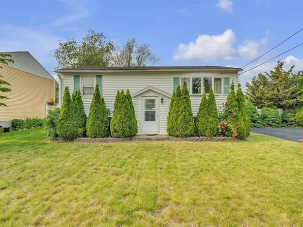 43 Brush Neck Ave, Warwick, RI 02889