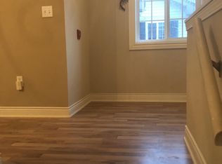 550 Pewaukee Rd, Pewaukee, WI 53072