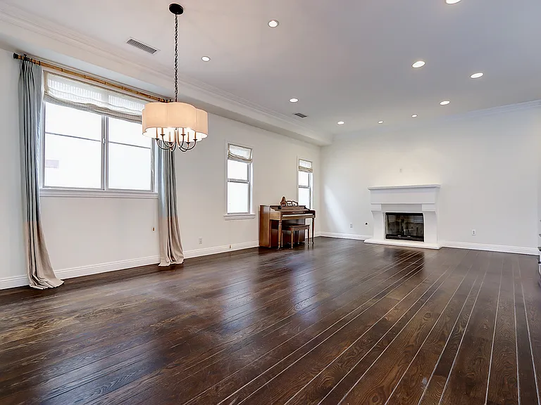 2611 Palm Ave — Photo 16