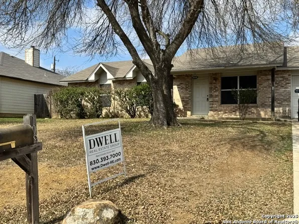 109 SAGUARO, Jourdanton, TX 78026