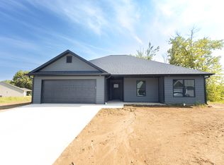 1007 Cobblestone Ln, Moberly, MO 65270