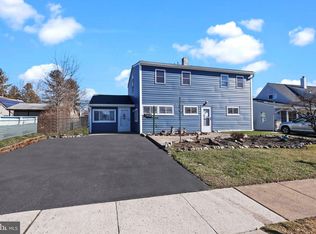 56 Grapevine Rd, Levittown, PA 19057
