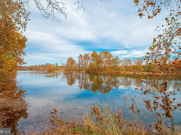 925 Rivermont Acres Rd, Front Royal, VA 22630