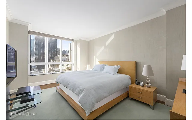 Sold by Douglas Elliman | media 19