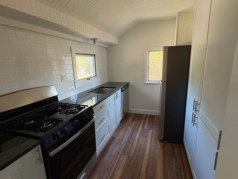 102 Stanley Pl #102B — Photo 6