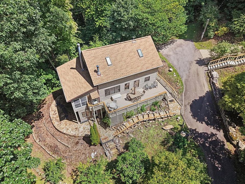 1st image of 704 Henry Rd