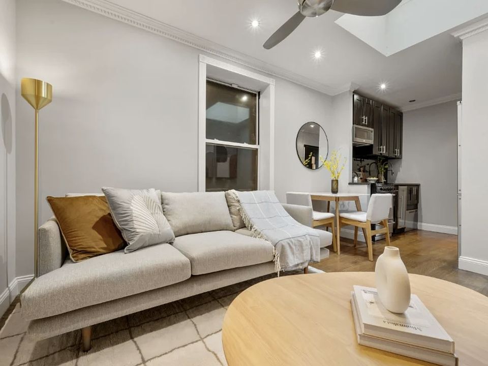1st image of 437 W 53rd St APT 3B