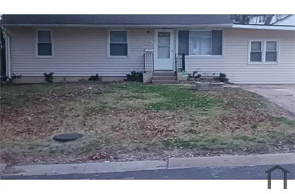 5508 Sapphire Ave photo 1