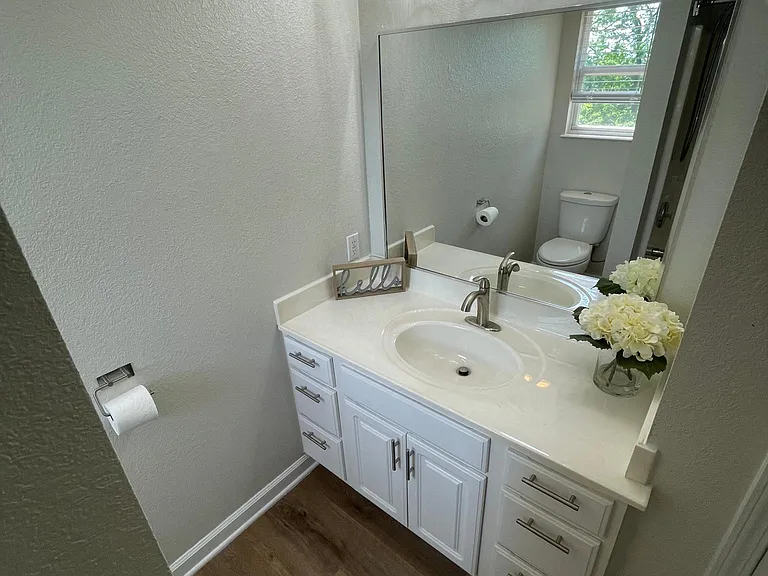 56 Iris Dr — Photo 37