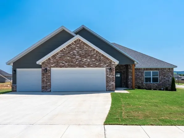 110 N Bloodhound Ave, Farmington, AR 72730