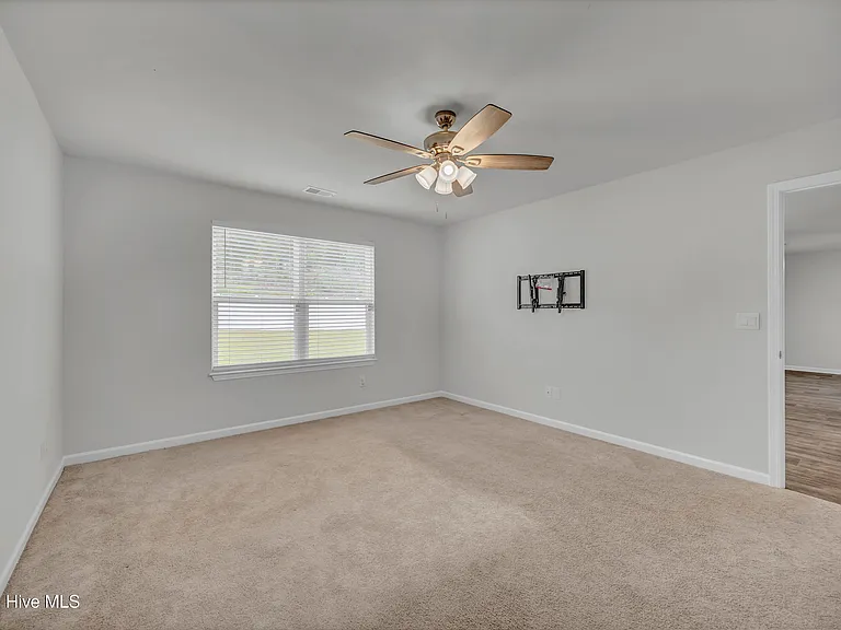 668 Buckeye Rd NE — Photo 18