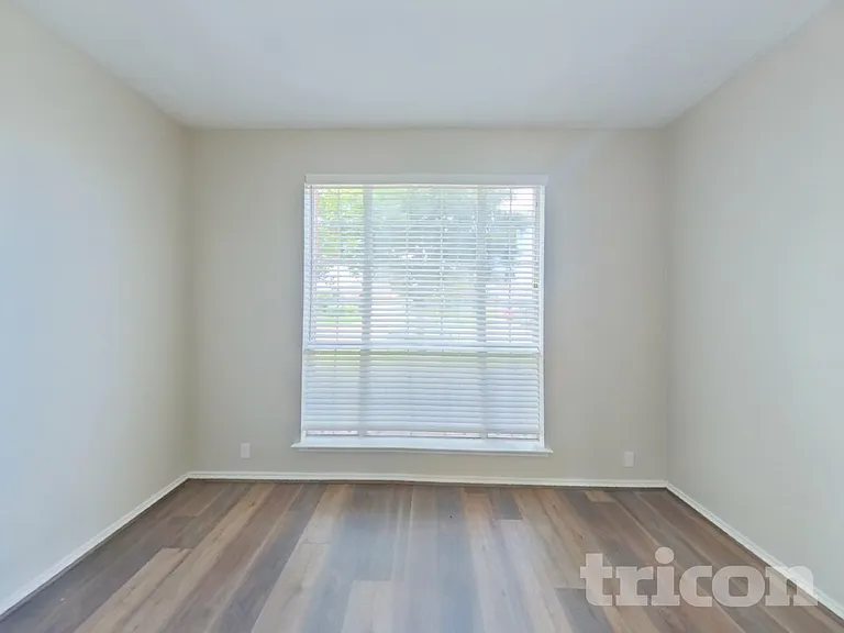 4504 Vista Meadows Dr — Photo 4