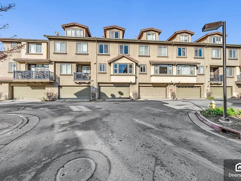 1164 McKay Dr — Photo 38