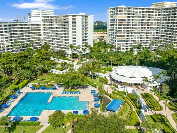 600 Three Islands Blvd APT 317, Hallandale, FL 33009