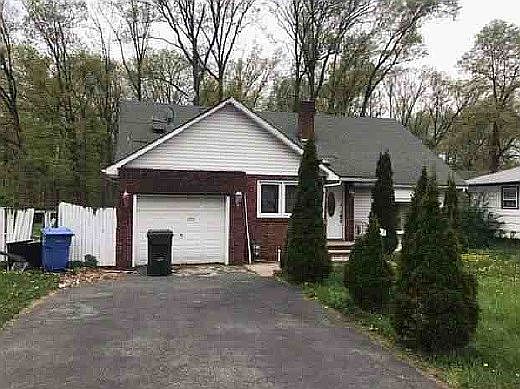 2nd image of 249 Middlesex Ave