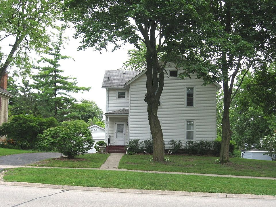 Great curb appeal!
