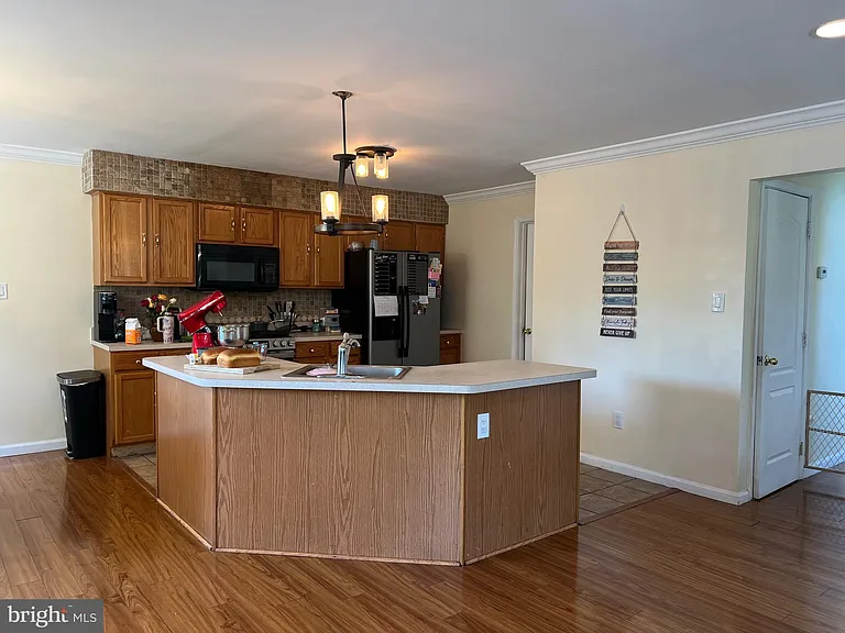 95 Roosevelt Blvd — Photo 8