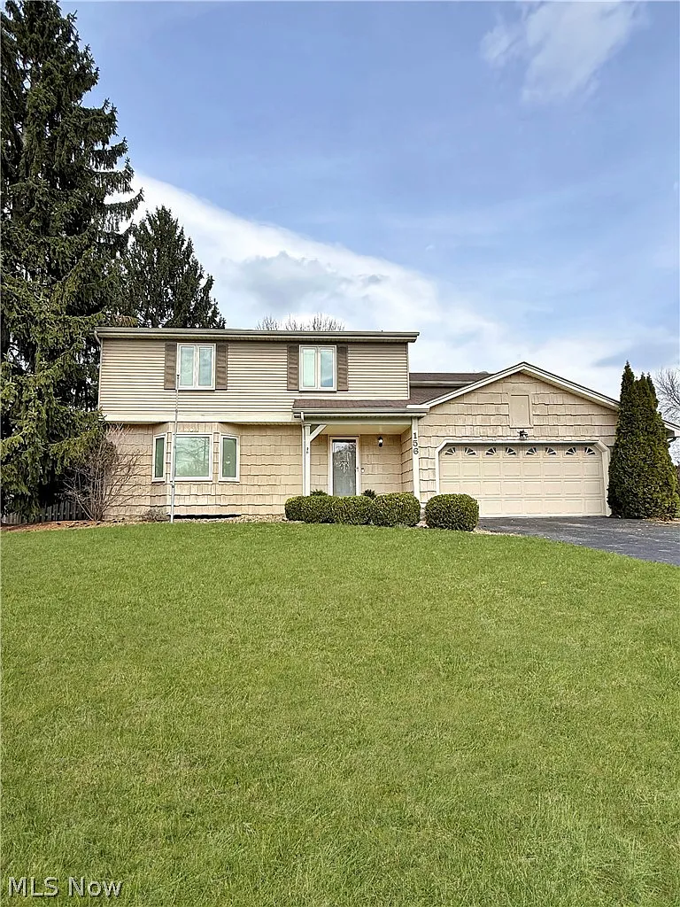 156 Roche Way photo 1